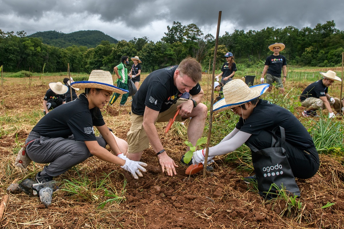 Agoda ties up with WWF to plant trees in Chiang Mai